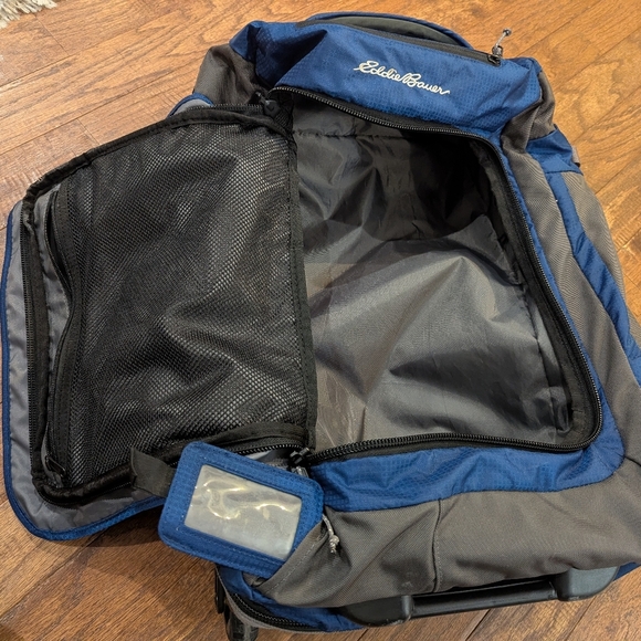 Eddie Bauer Expedition 21 45L Wheeled Duffel Blue Black & Silver - Picture 8 of 10